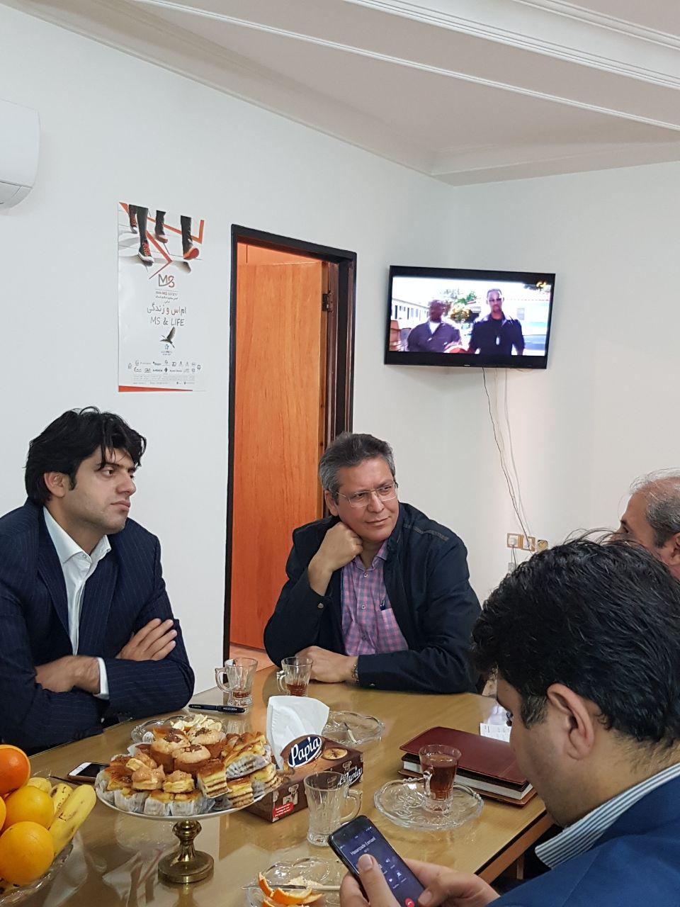 نشست صمیمی با حضور دکتر دامادی نماینده محترم ساری در دفتر انجمن - 12 آذر ماه 1396