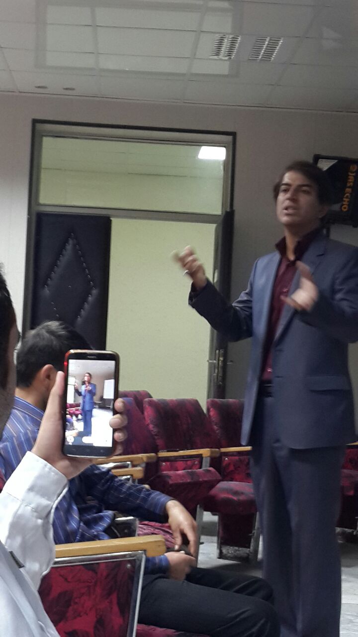 برگزاری کلاس برای بیماران در سالن کنفرانس بیمارستان امام خمینی ساری